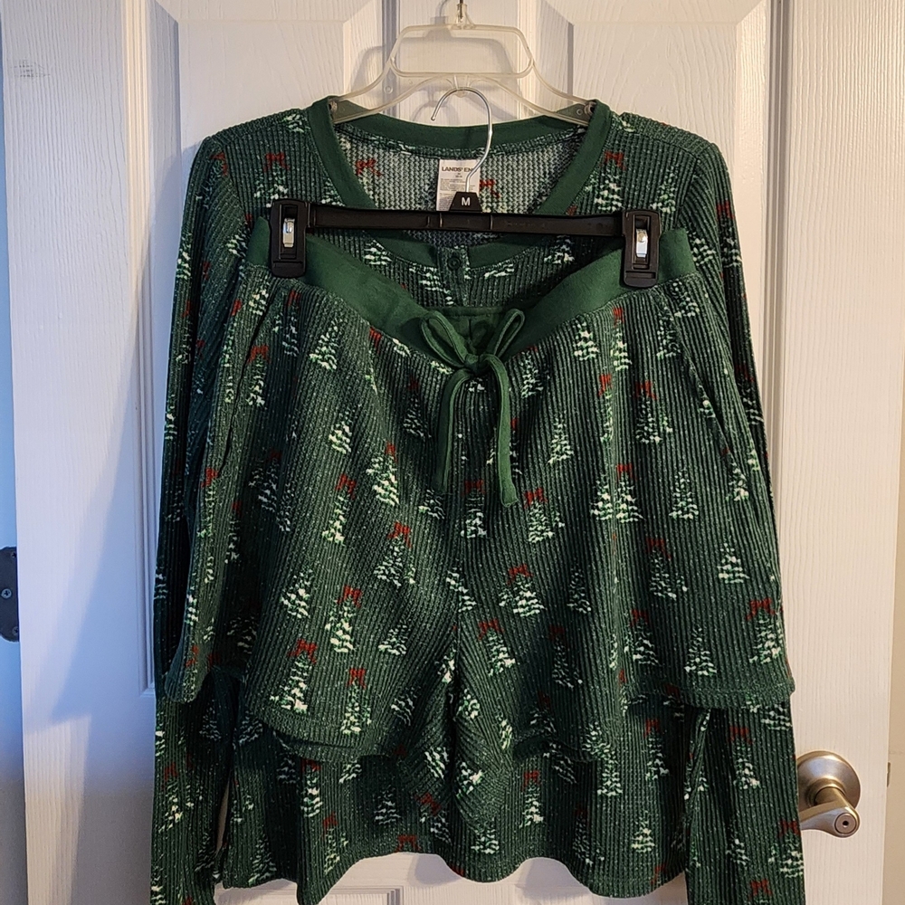 Women's Lands' End Green and Red Knit Pajama Shorts And Top Set, Size Medium